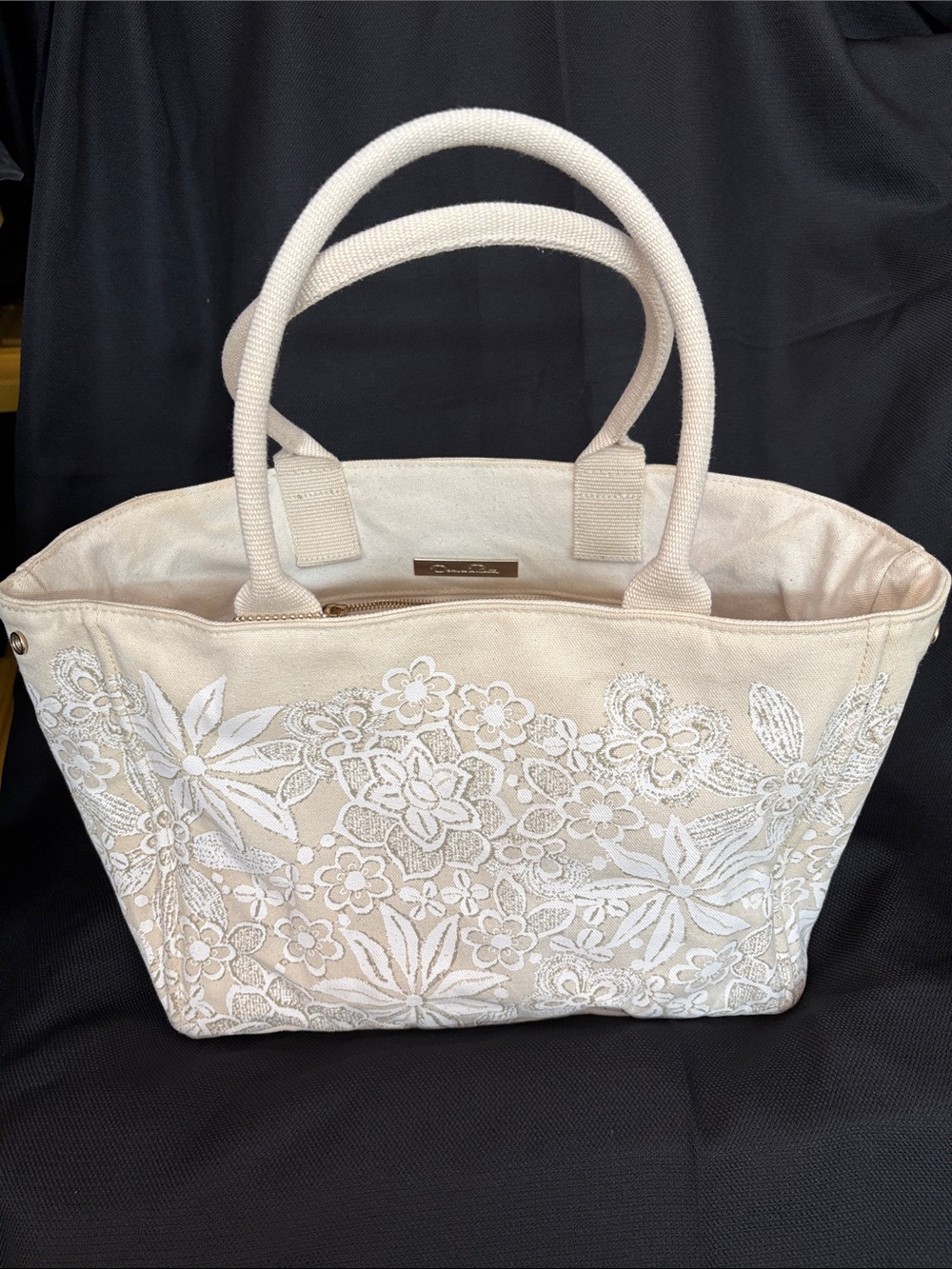 Oscar de la Renta Cream Canvas Tote with White Floral Appliqué